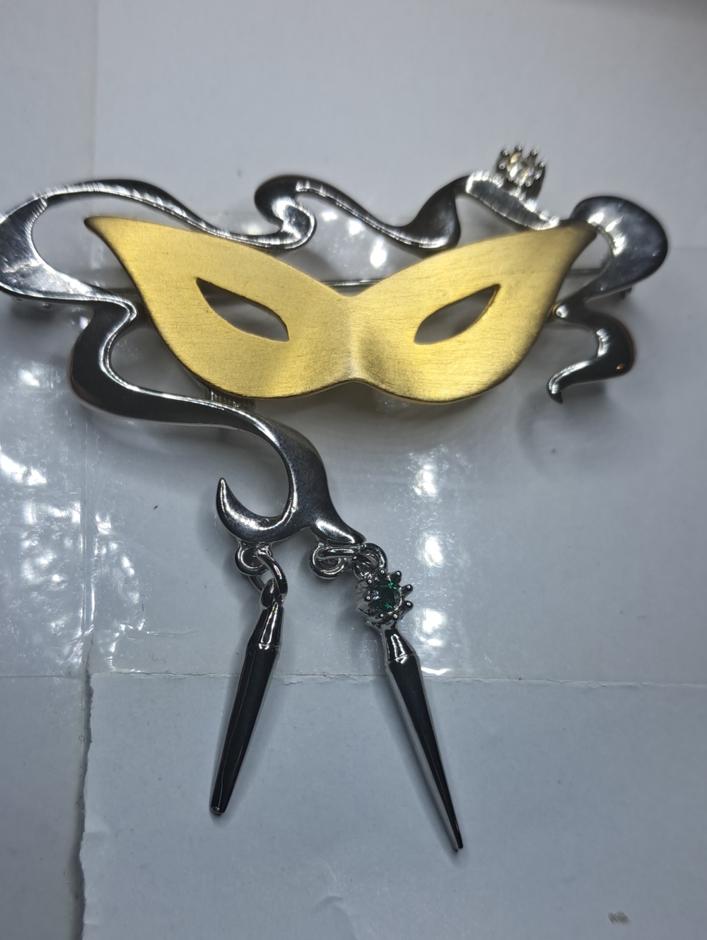 Vintage JJ Jonette Signed Two Tone Masquerade Mask Dangle Brooch